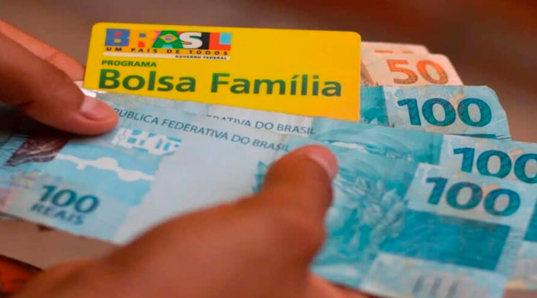 PIX CONFIRMADO HOJE (08/03) + R$900 reais na conta dos brasileiros cadastrados no Bolsa Família