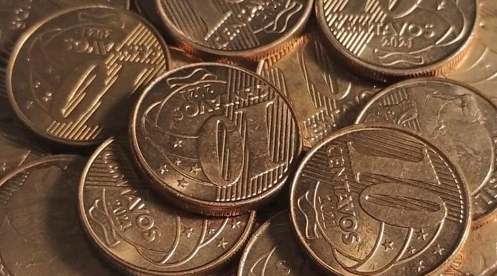 Moeda "queridinha" de 10 CENTAVOS dos anos 2000 avaliada em "rios de dinheiro"; conheça a moedinha lendária
